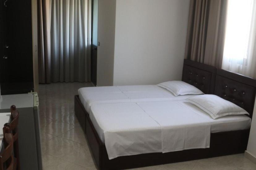 Hotel Tirona Durres Luaran gambar