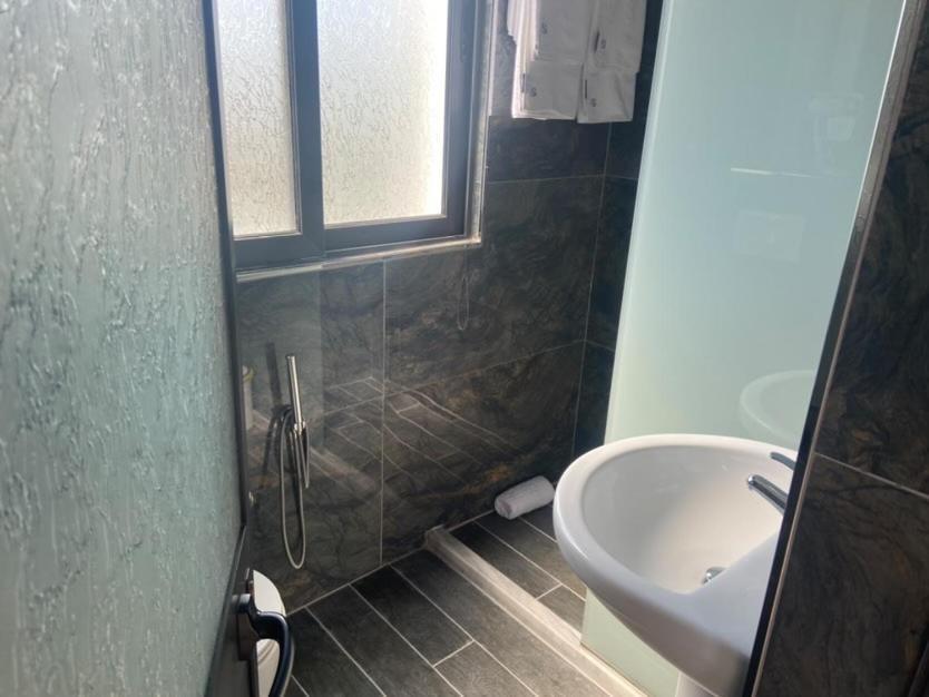 Hotel Tirona Durres Luaran gambar